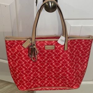 NWT pink Coach Tote bag 💖